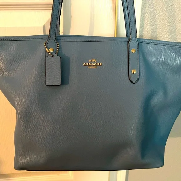 Coach Bags Beautiful Leather Authentic Coach Tote With